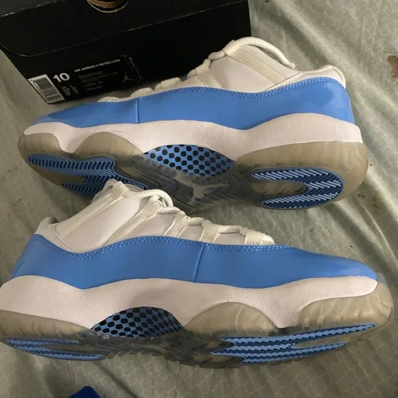 Air Jordan 11 Retro Low UNC Worn once